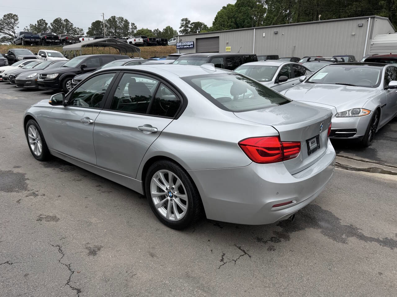 Used 2017 BMW 320i Sedan w/ Premium Package RWD image 8