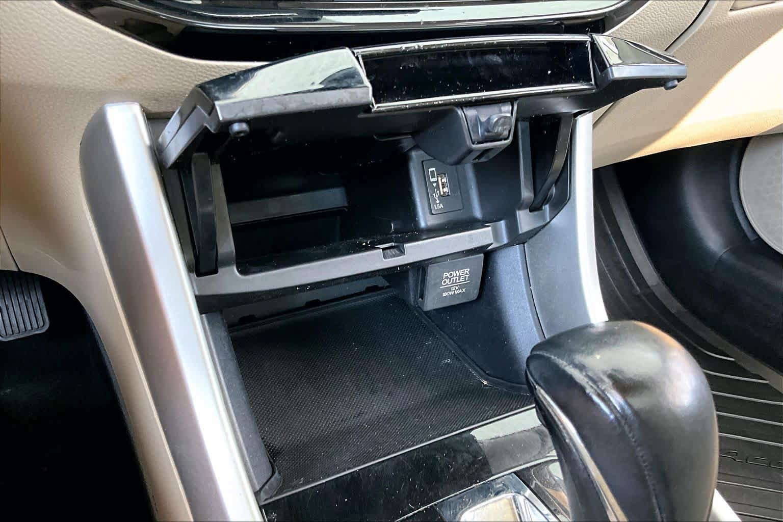 Certified 2017 Honda Accord Touring image 32