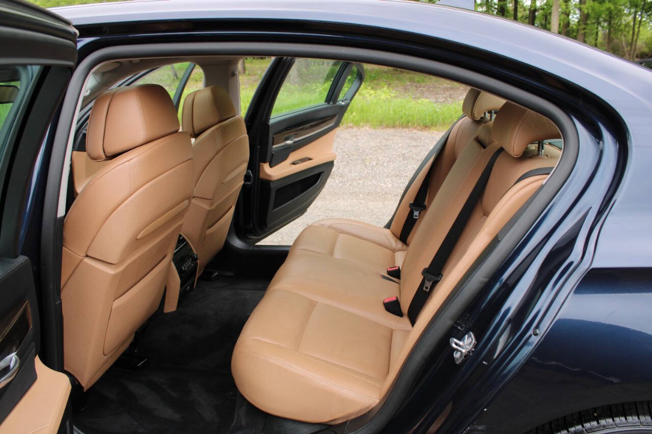 Used 2011 BMW 750Li xDrive AWD/4WD image 17