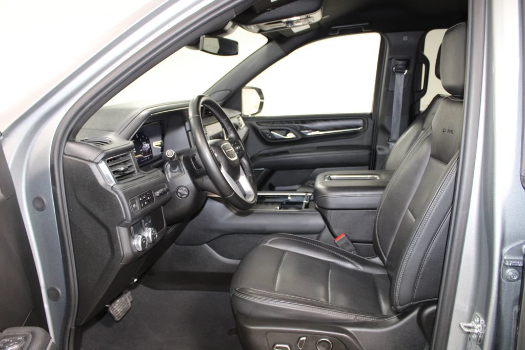 Used 2024 GMC Yukon XL Denali RWD image 24