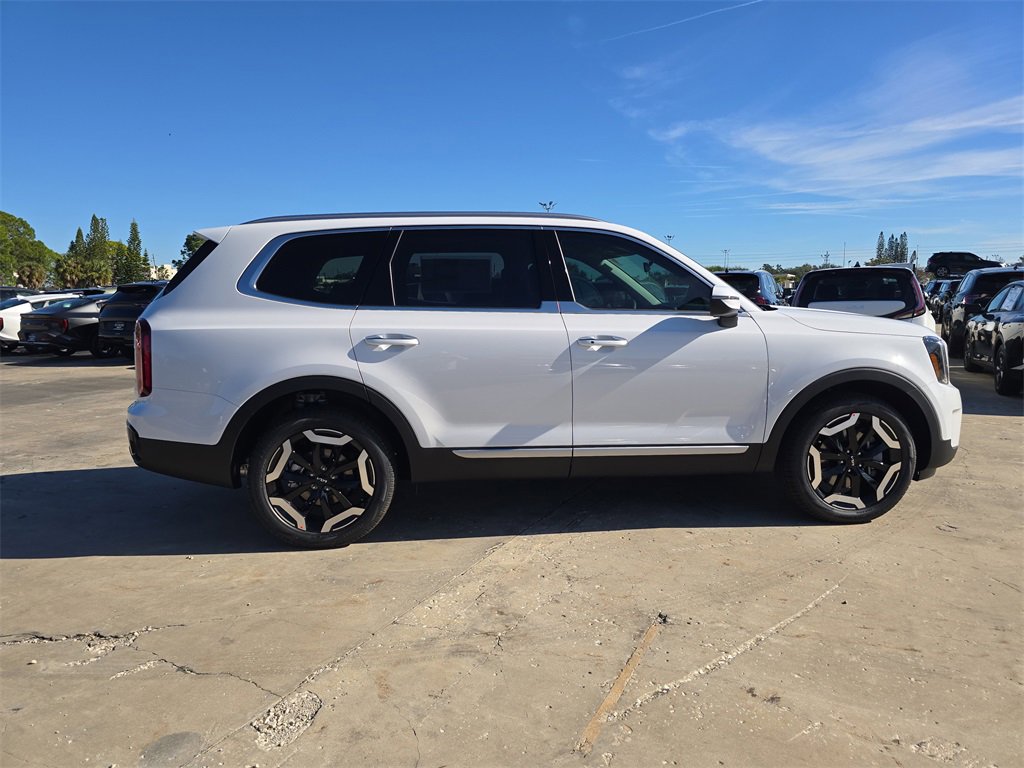 New 2025 Kia Telluride S image 9