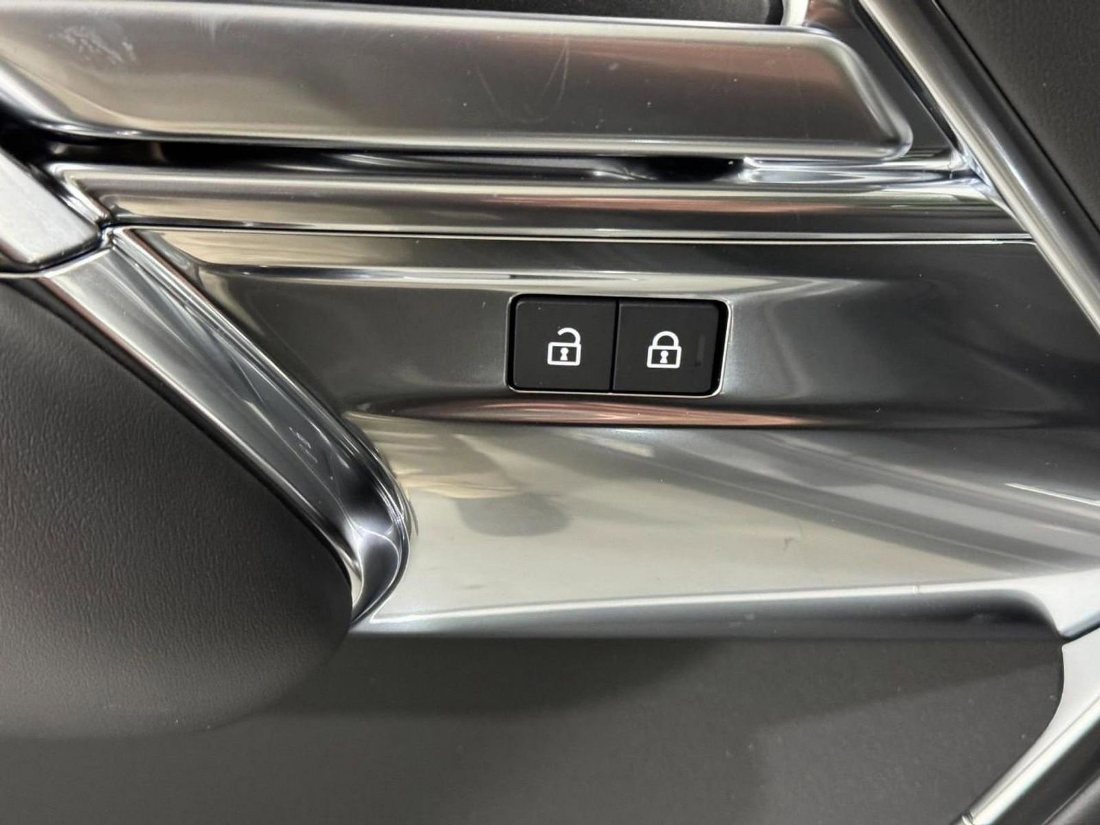 New 2026 Land Rover Range Rover Long Wheelbase SE image 26