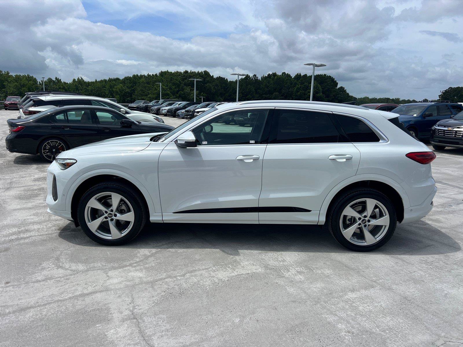 Certified 2025 Audi Q5 Premium w/ Premium Plus AWD/4WD image 8