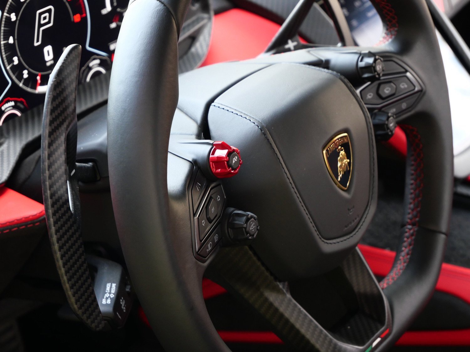 Used 2024 Lamborghini Revuelto image 23