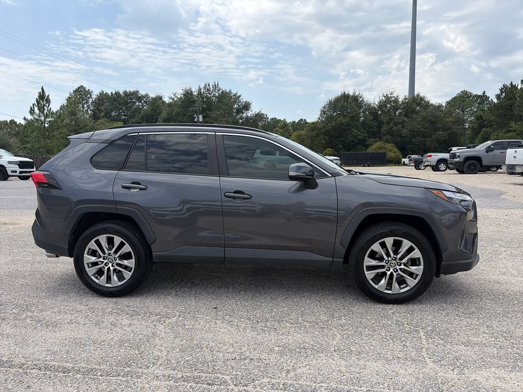 Used 2022 Toyota RAV4 XLE Premium FWD image 7