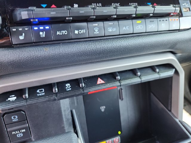 Used 2025 Toyota Sequoia Limited w/ Tow Technology Package AWD/4WD image 19
