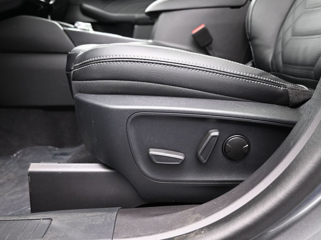 New 2024 Ford Escape SE w/ PHEV Premium Package FWD image 14