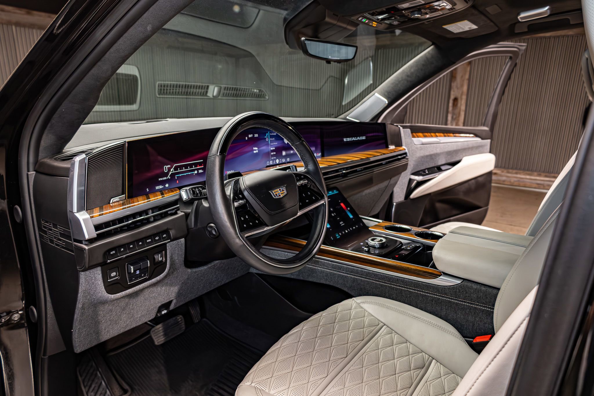 Used 2025 Cadillac Escalade Sport Platinum image 13