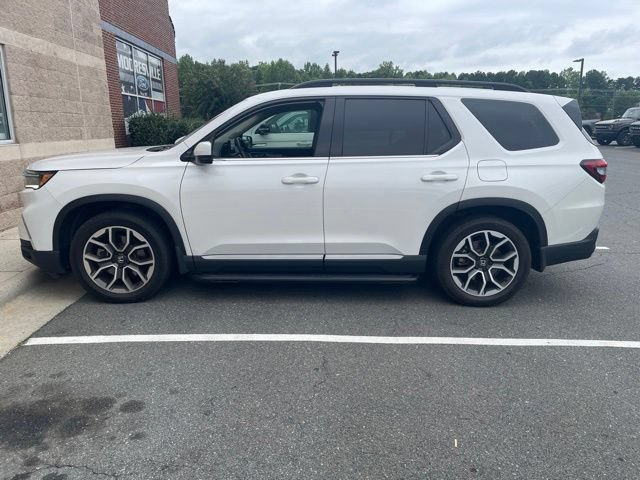 Used 2024 Honda Pilot Touring image 2