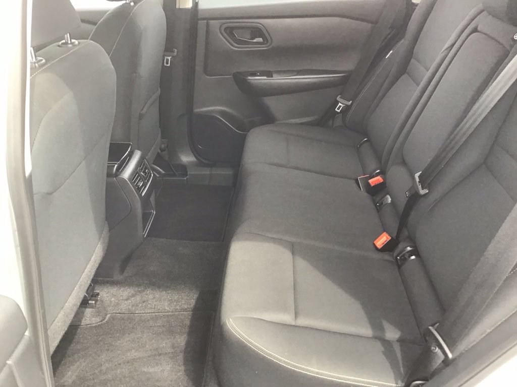 Used 2025 Nissan Rogue S FWD image 10