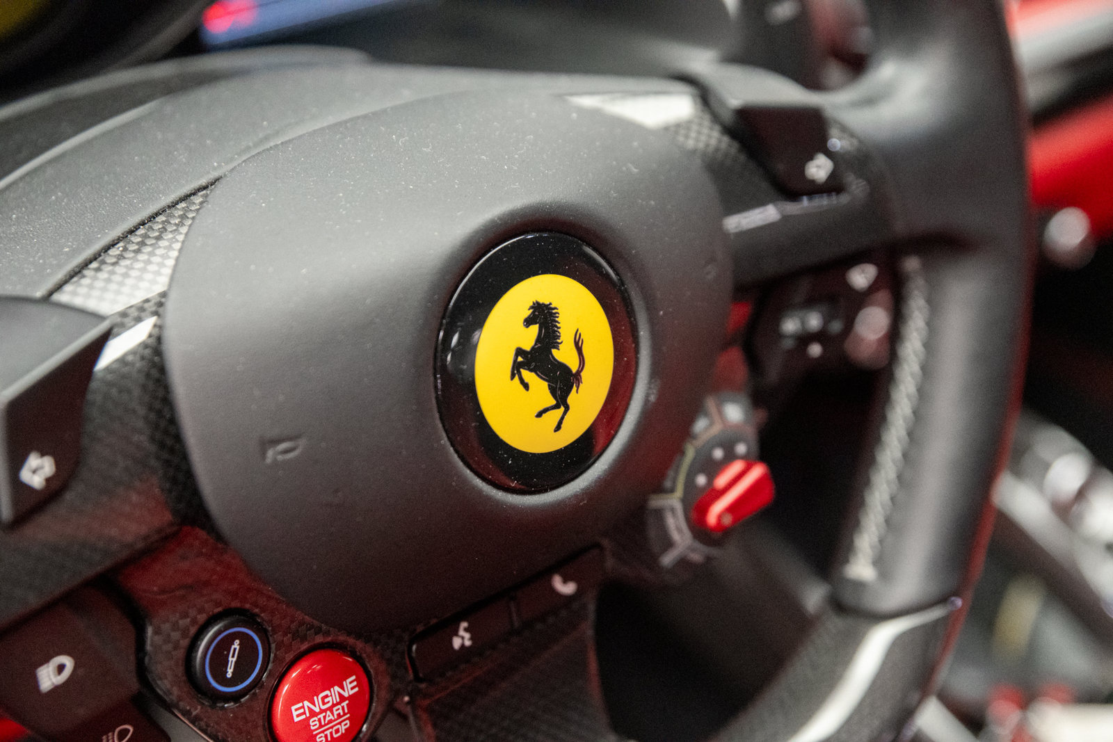 Used 2020 Ferrari 812 Superfast RWD image 23