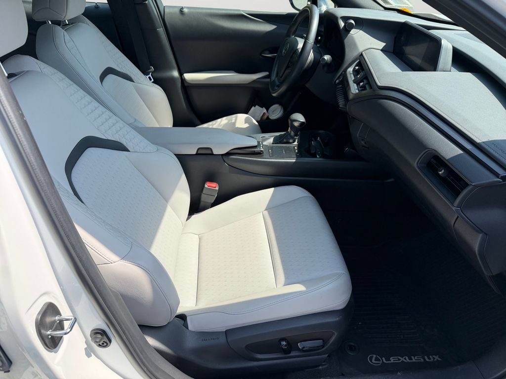 Used 2020 Lexus UX 200 w/ Accessory Package 2 FWD image 11
