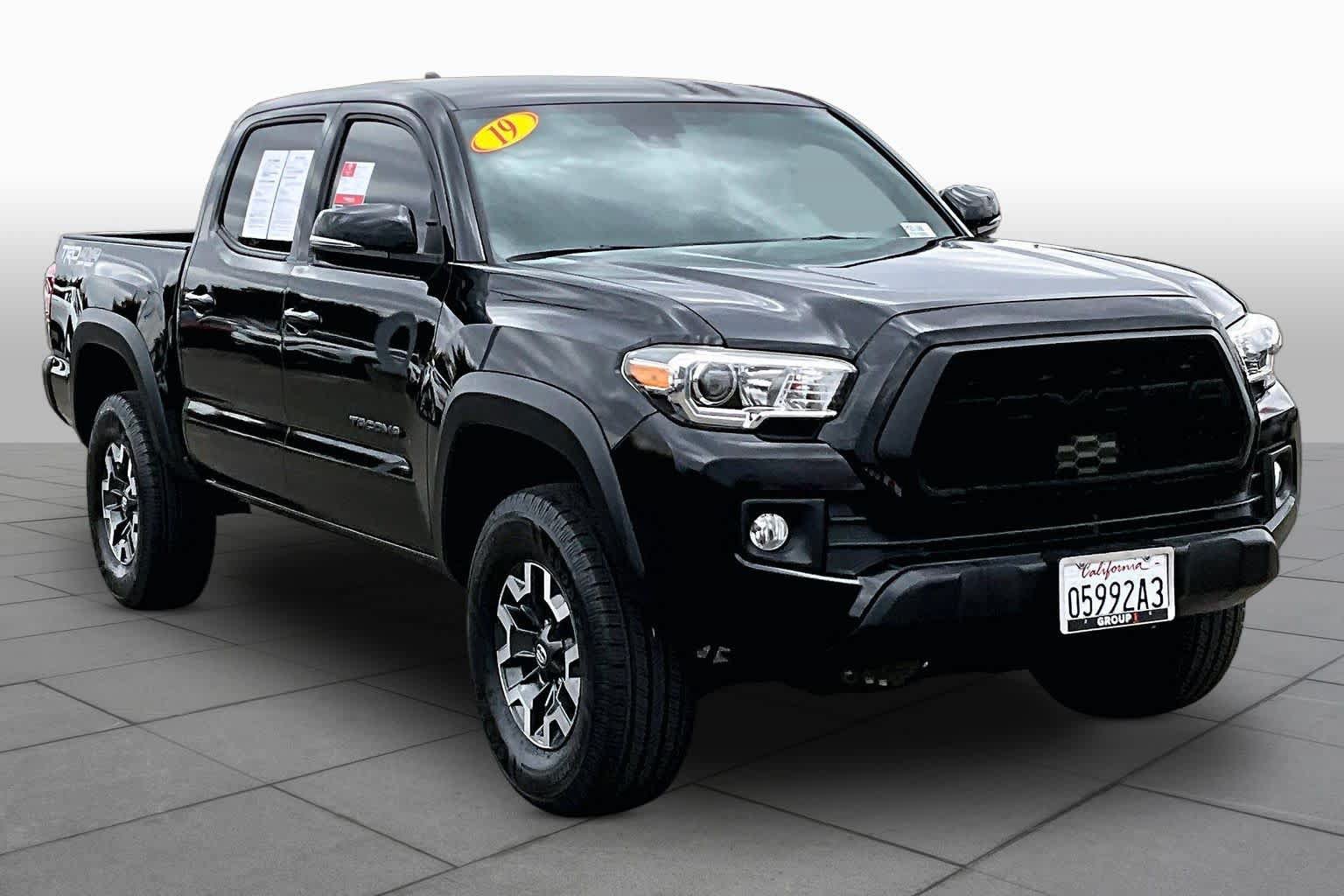 Used 2019 Toyota Tacoma TRD Off-Road AWD/4WD image 2