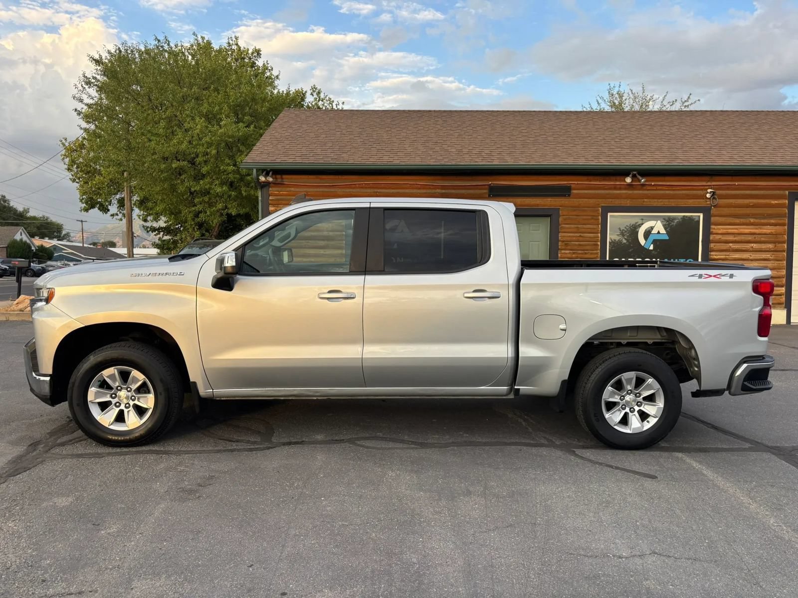 Used 2021 Chevrolet Silverado 1500 LT AWD/4WD image 8