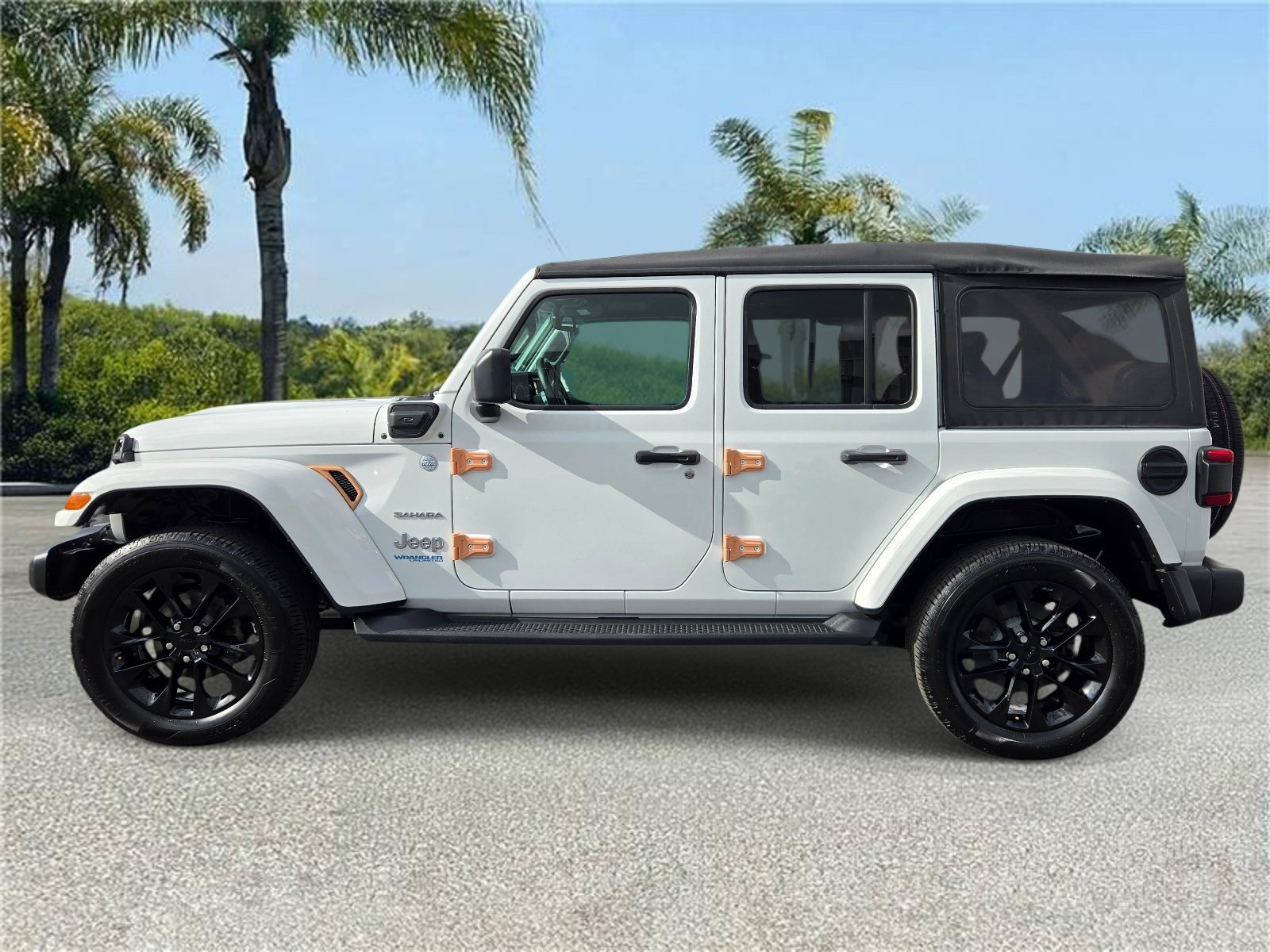 Used 2021 Jeep Wrangler Unlimited Sahara AWD/4WD image 2