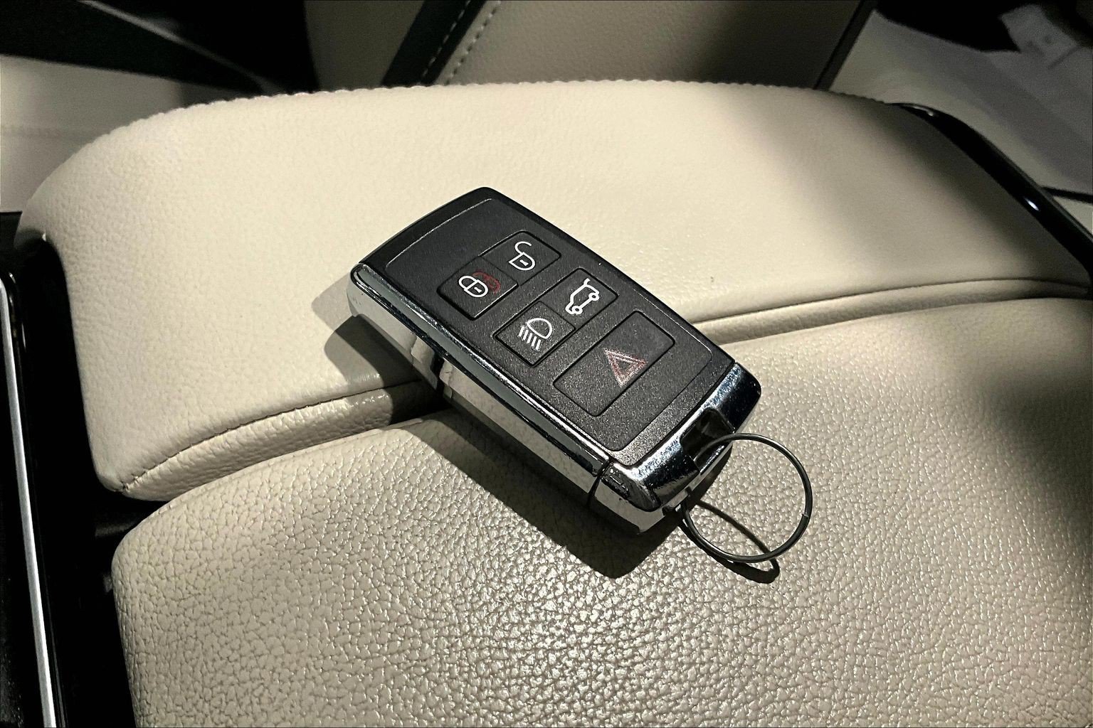 Used 2021 Land Rover Range Rover Velar R-Dynamic S AWD/4WD image 35