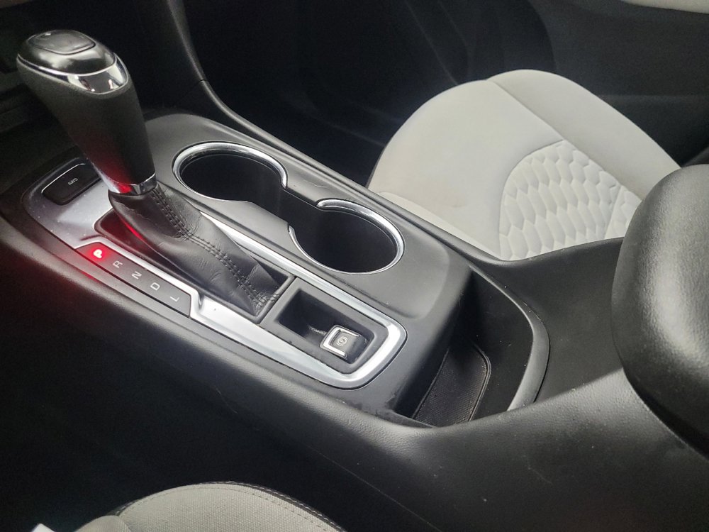 Used 2021 Chevrolet Equinox LS image 26