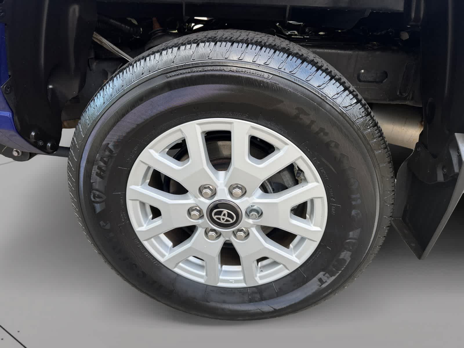 Used 2024 Toyota Tacoma SR5 AWD/4WD image 19