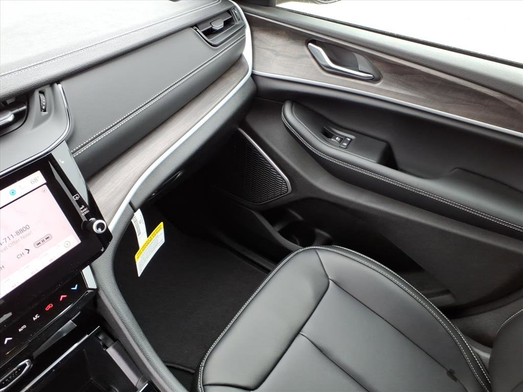New 2026 Jeep Grand Cherokee Limited image 30