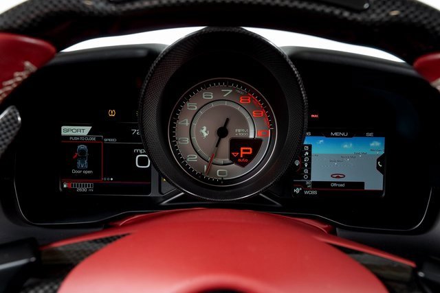 Used 2022 Ferrari F8 Tributo image 31