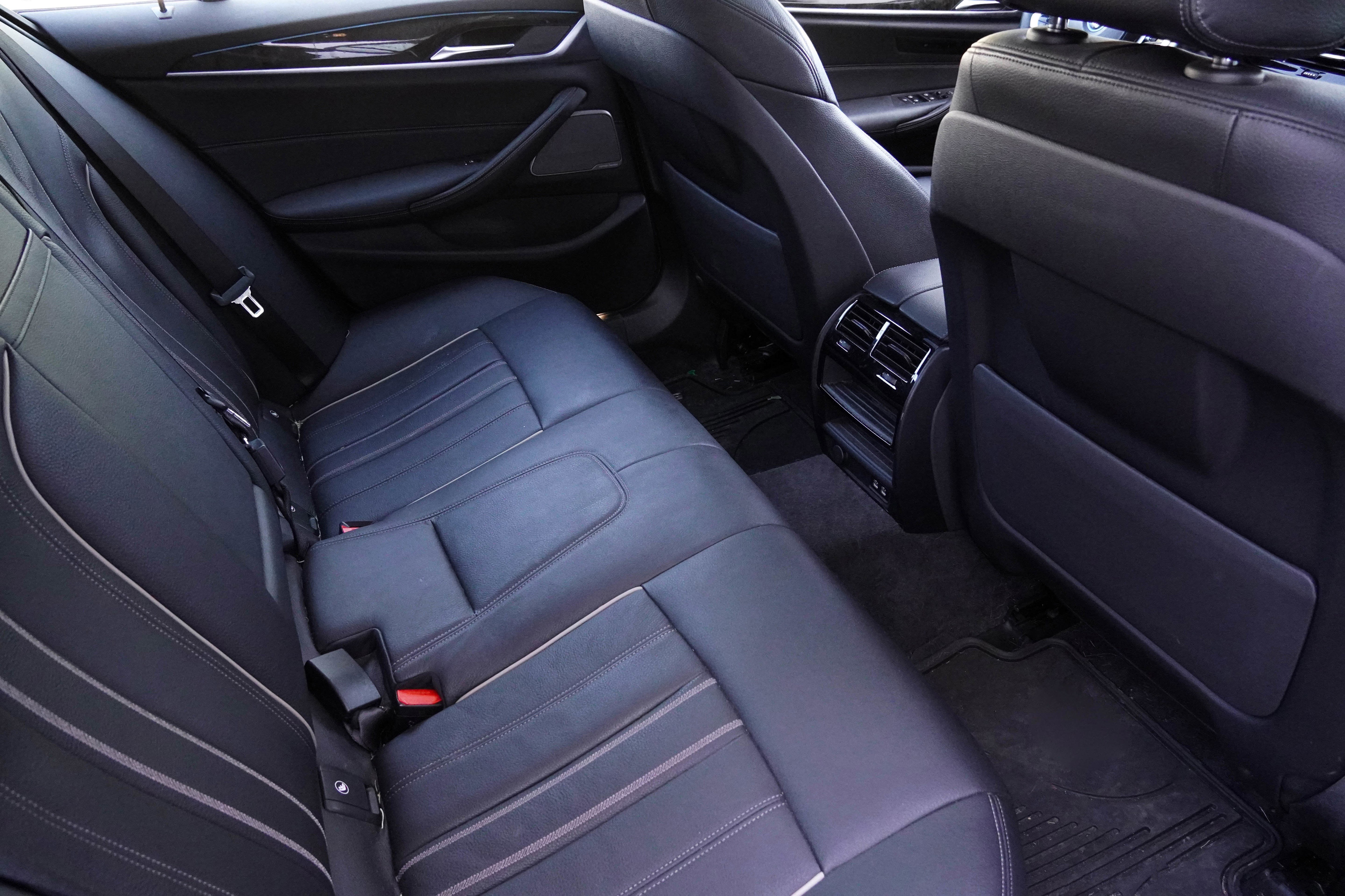 Certified 2023 BMW 530e xDrive w/ Premium Package image 35