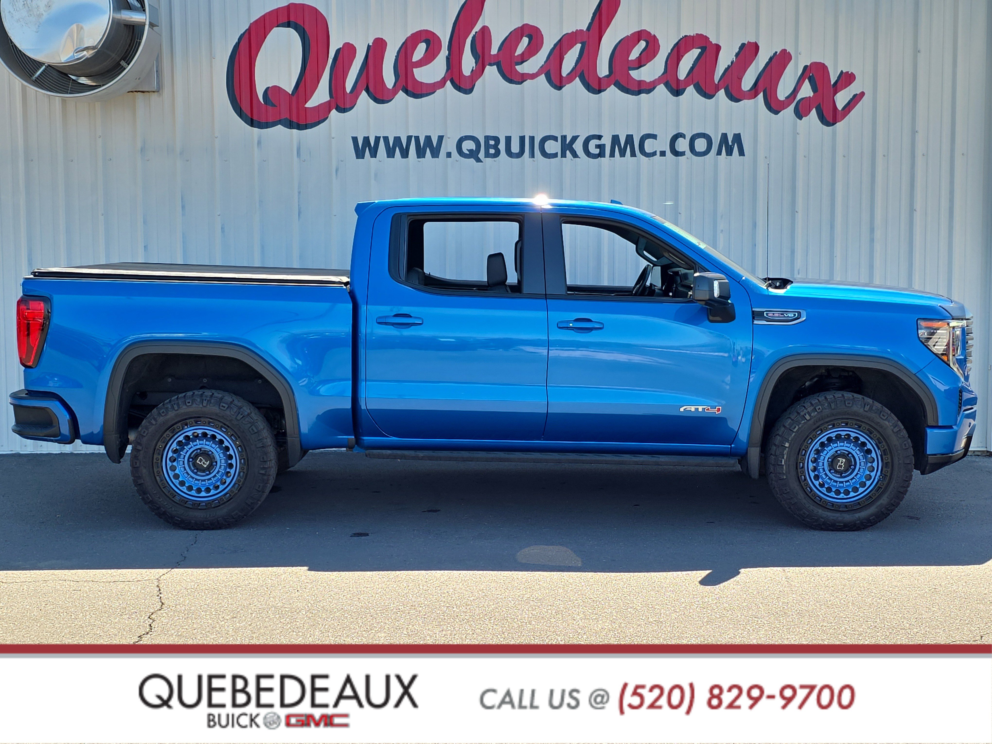 Used 2022 GMC Sierra 1500 AT4 w/ AT4 Premium Package AWD/4WD image 12