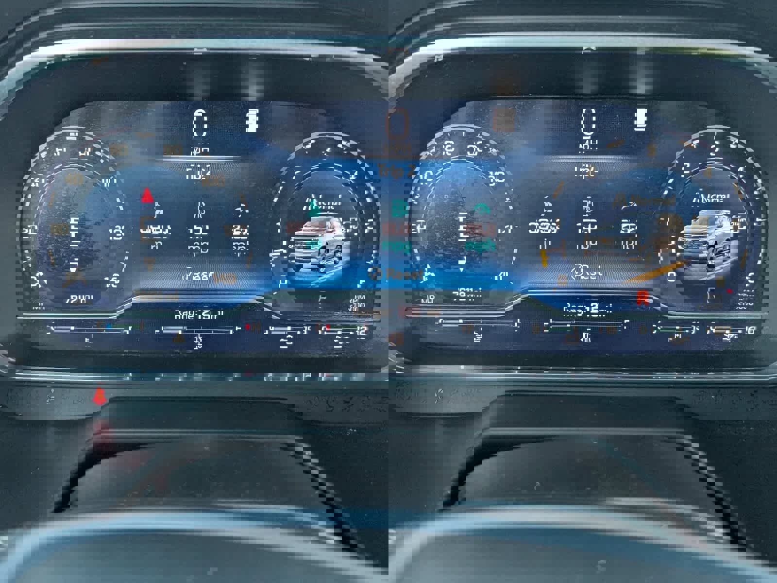 Used 2022 Chevrolet Suburban LT image 32