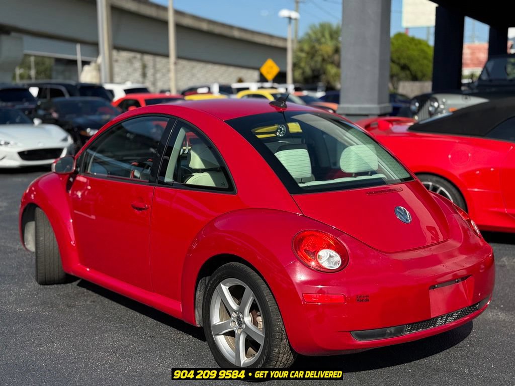Used 2010 Volkswagen Beetle Coupe FWD image 4