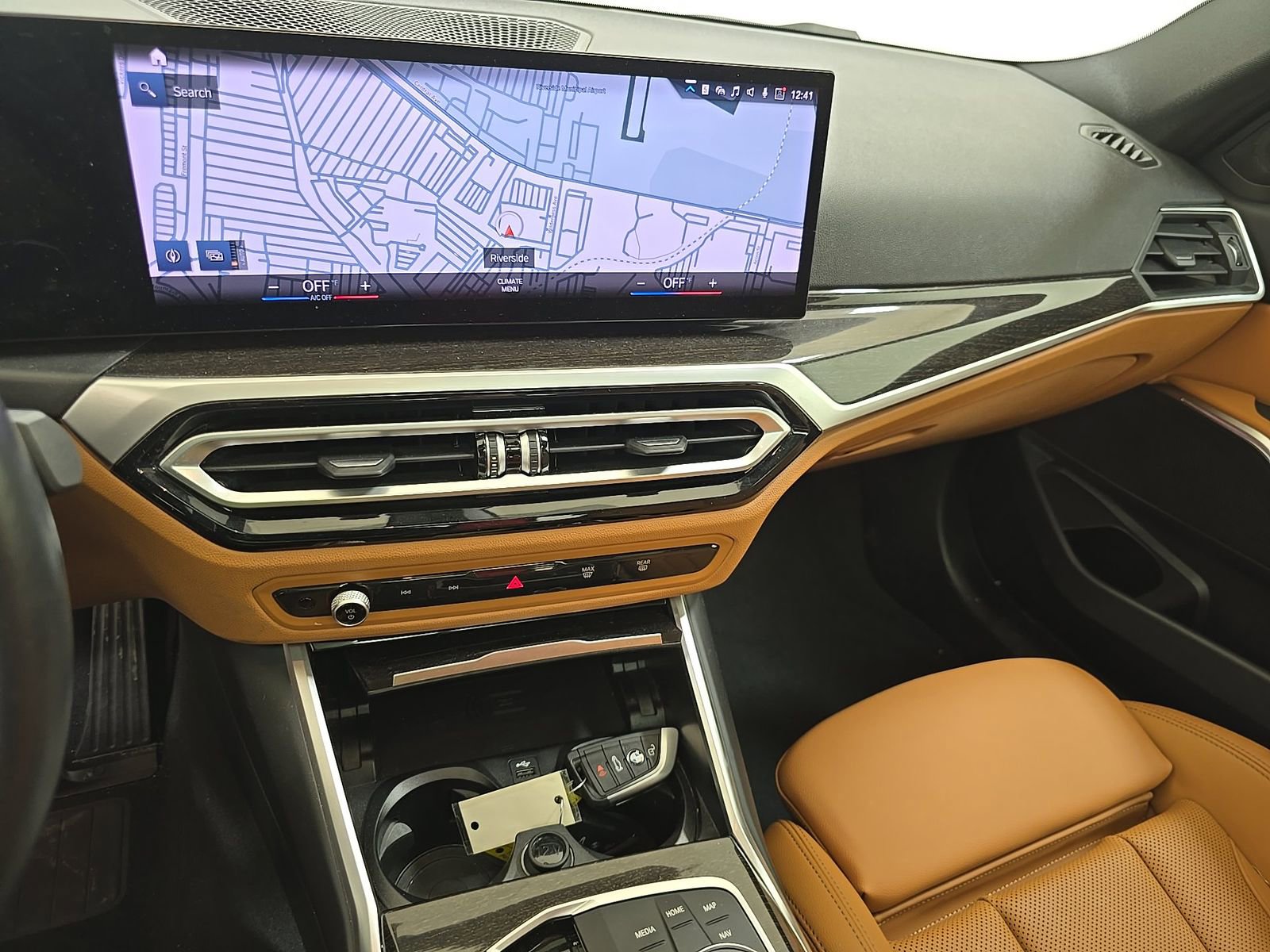 Used 2023 BMW 330i Sedan w/ Parking Assistance Package RWD image 13
