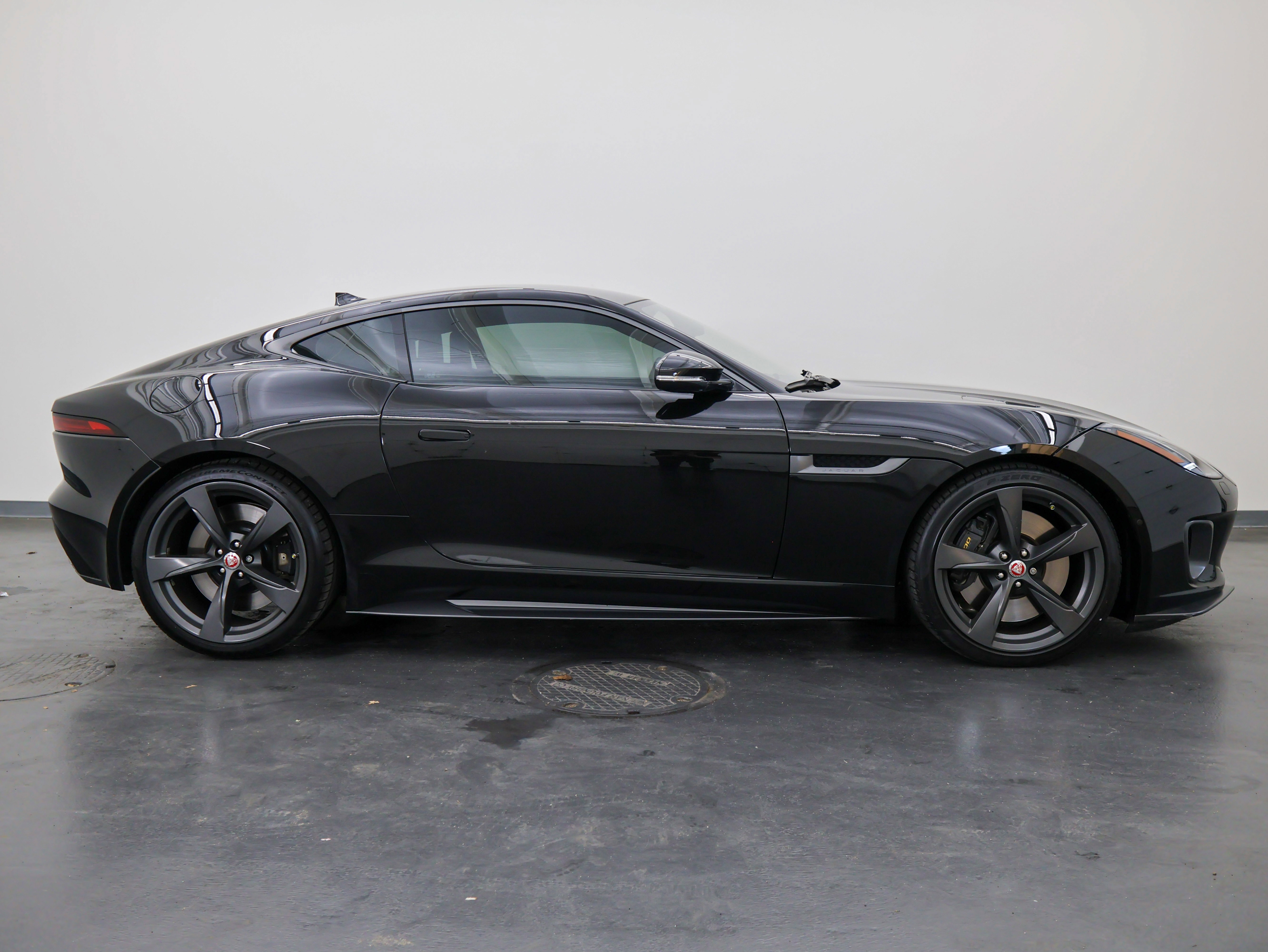 Used 2018 Jaguar F-TYPE 400 Sport image 2