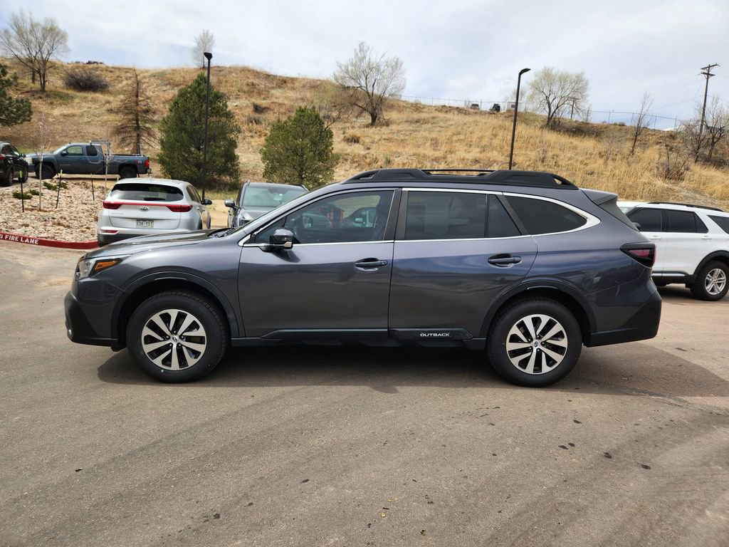 Used 2022 Subaru Outback Premium AWD/4WD image 4
