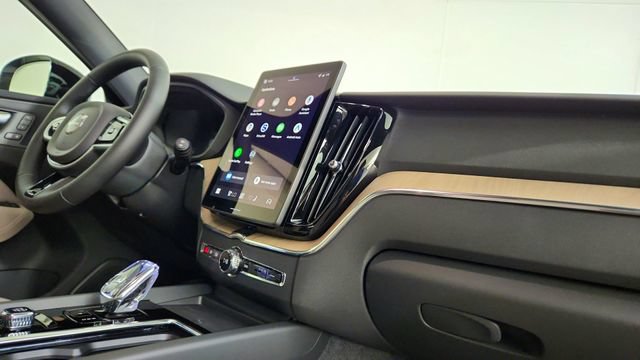 New 2026 Volvo XC60 B5 Plus w/ Protection Package Premier AWD/4WD image 34