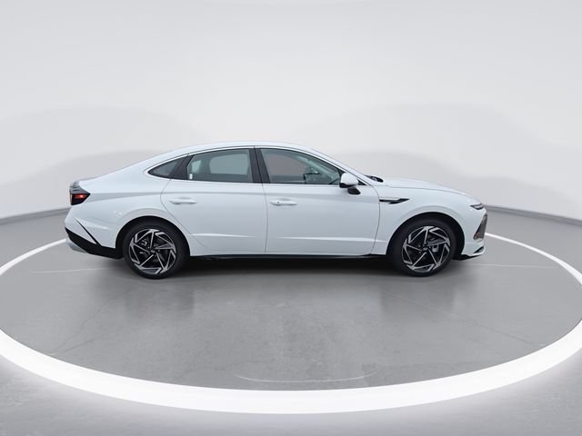 New 2026 Hyundai Sonata SEL FWD image 9