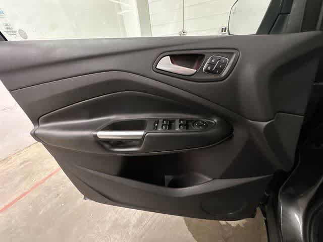 Used 2017 Ford Escape Titanium AWD/4WD image 18
