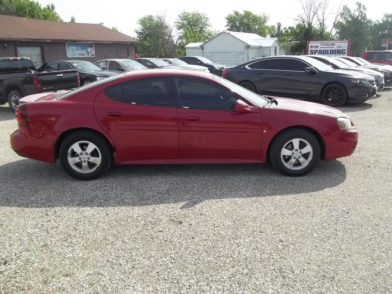 Used 2008 Pontiac Grand Prix w/ Preferred Package FWD image 2