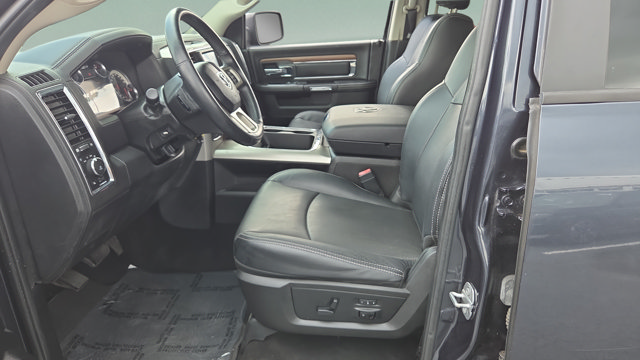 Used 2017 RAM 1500 Laramie AWD/4WD image 9