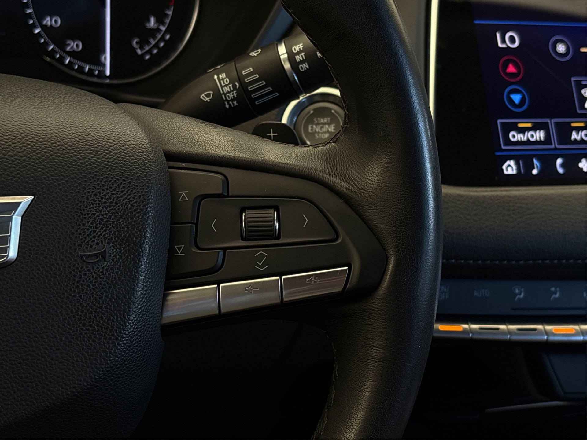 Certified 2023 Cadillac XT4 Luxury w/ Driver Awareness Package image 32