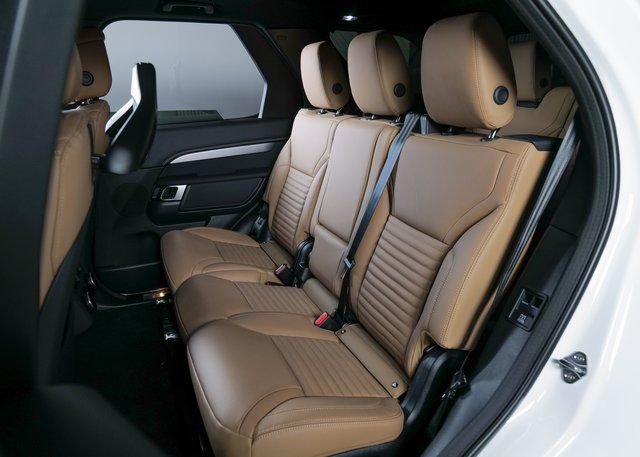 New 2026 Land Rover Discovery Limited Edition image 5