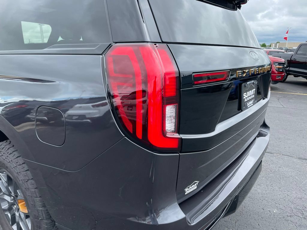 Used 2025 Ford Expedition Tremor AWD/4WD image 48