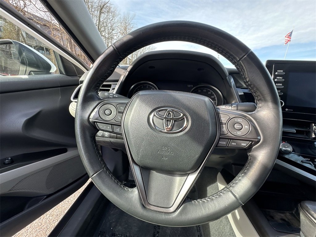 Used 2023 Toyota Camry SE image 11