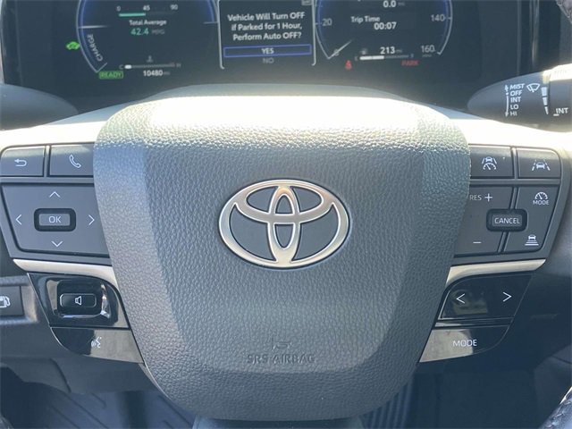 Used 2025 Toyota Camry XLE image 18