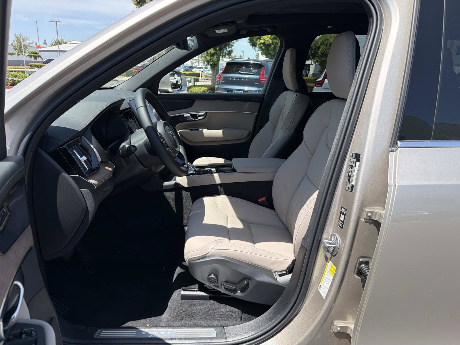 New 2026 Volvo XC90 T8 Plus AWD/4WD image 13