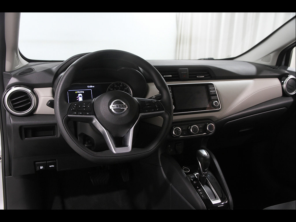Used 2021 Nissan Versa SV FWD image 6