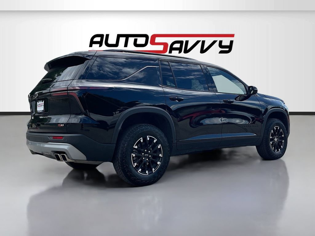 Used 2024 Chevrolet Traverse Z71 image 7
