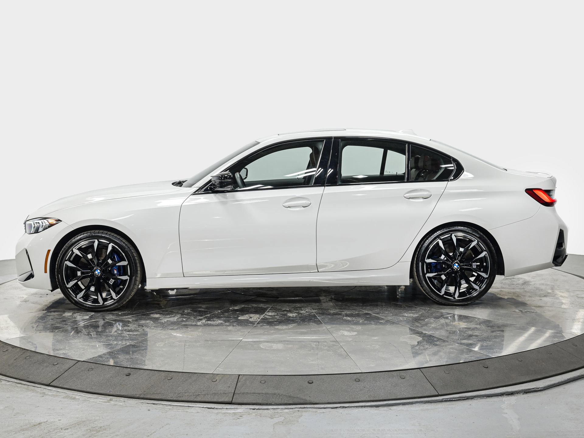 Used 2025 BMW M340i xDrive image 2