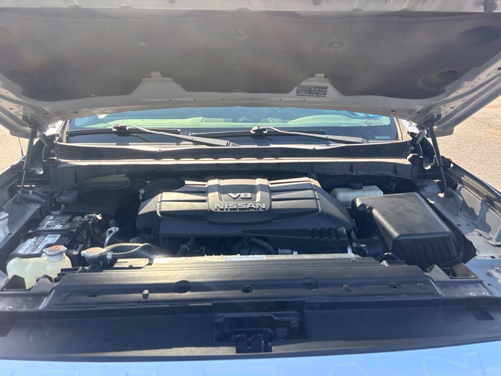 Used 2018 Nissan Titan PRO-4X w/ Pro-4x Convenience Package AWD/4WD image 11