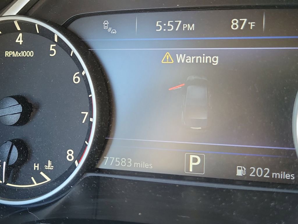 Used 2016 Nissan Maxima SR w/ Interior Lighting Package FWD image 24
