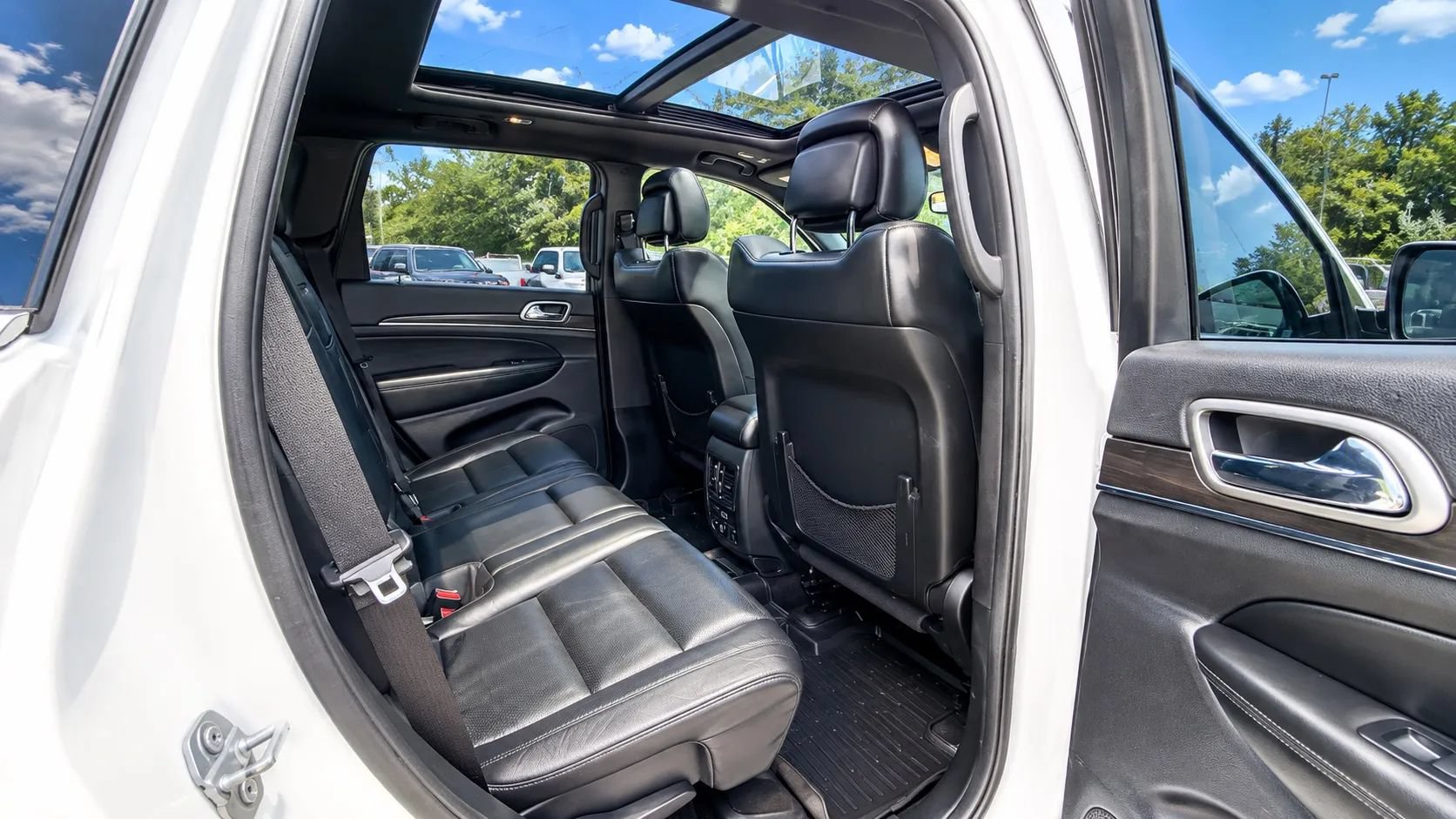 Used 2018 Jeep Grand Cherokee Limited w/ Luxury Group II RWD image 12