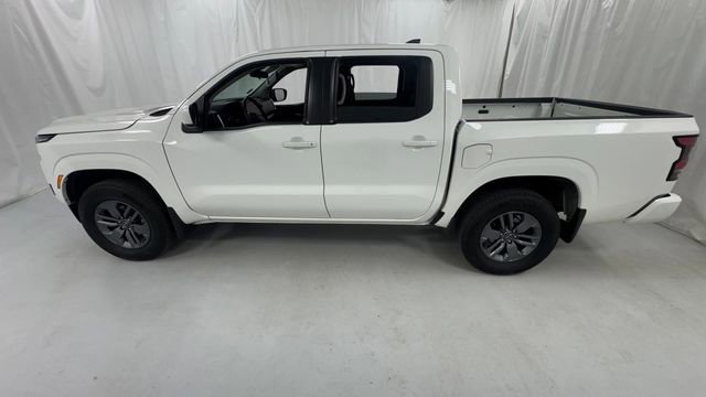 Used 2025 Nissan Frontier SV AWD/4WD image 6