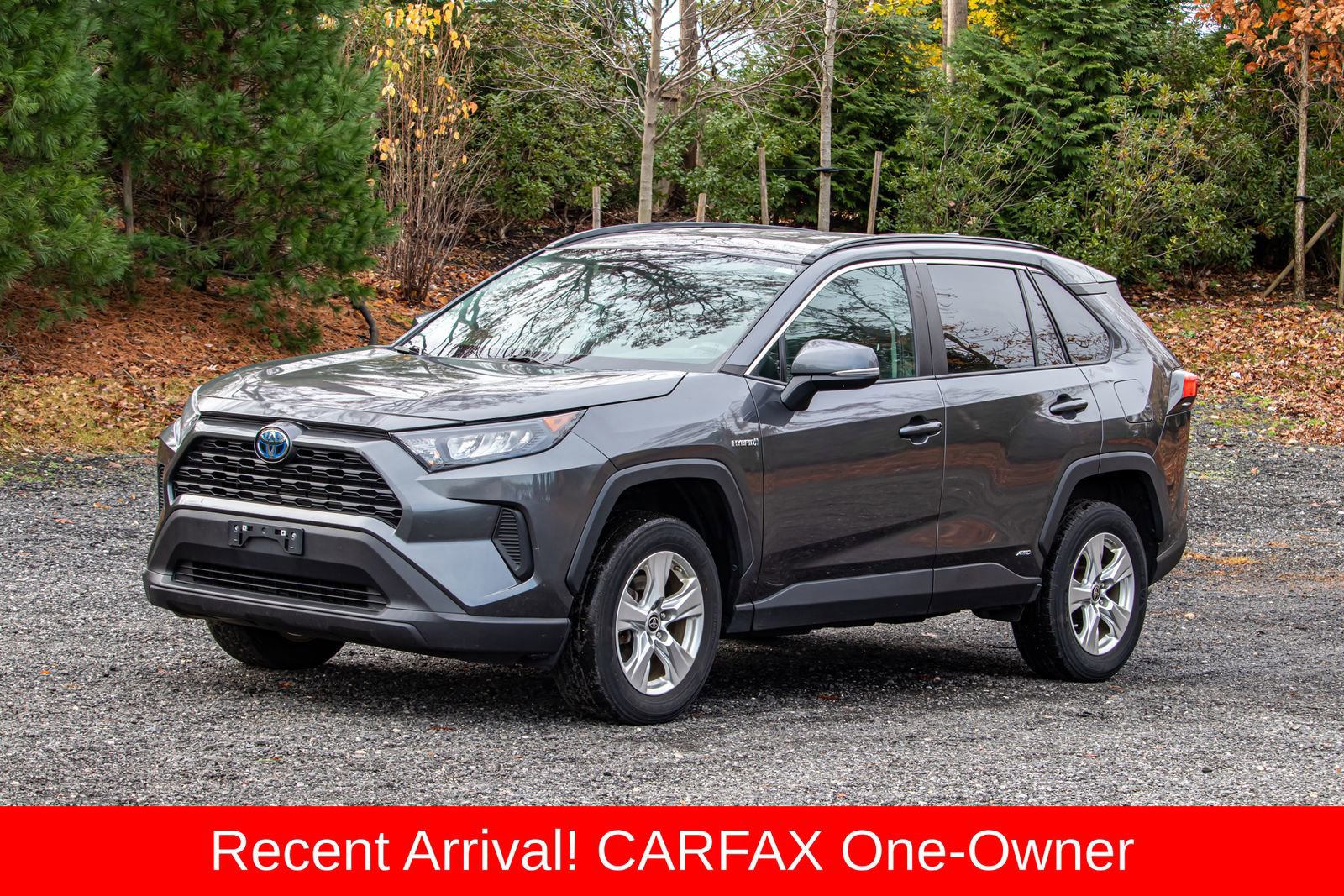 Used 2021 Toyota RAV4 LE image 1